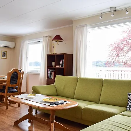 펜션 6 Bedroom Lovely Home In Seim